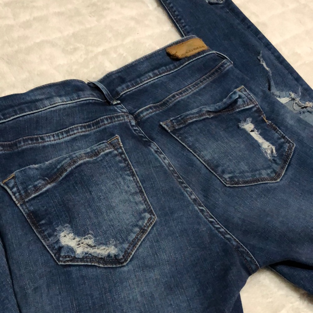 EXPRESS - Distressed Skinny Jeans - Picture 5 of 11
